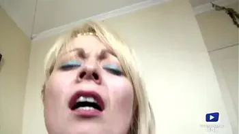 Marion, tout ce qu'elle demande c'est une bite en elle