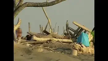 Girlfriend sucks my cock on the public beach in front of many strangers - MissCreamy