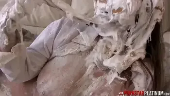 PORNSTARPLATINUM Kinky MILF Mindi Mink Spills Cake All Over