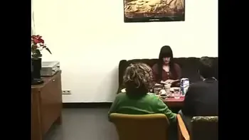 Pinkeln im Wohnzimmer