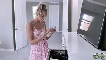 Emma Hix and September Reign sharing studs big cock