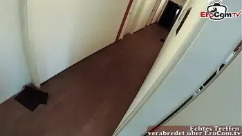 Deutsche Hausfrau Hobbyhure macht EroCom Date und fickt ihne gummi