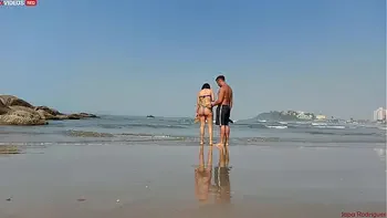 FUI NA PRAIA COM MEU AMIGO  E ACABEI TRANSANDO COM ELE ( video completo xvideos RED) Lipe Louco