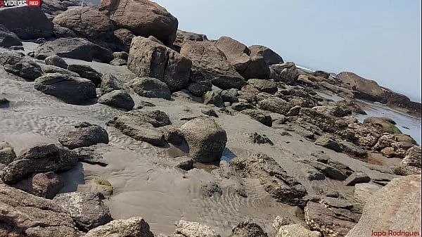 FUI NA PRAIA COM MEU AMIGO E ACABEI TRANSANDO COM ELE ( video completo xvideos RED) Lipe Louco