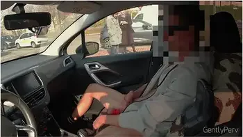 Dick Flash Car . La Slut Sticks Her Hand In And Makes Me Enjoy