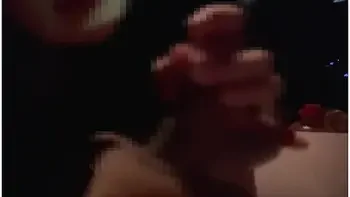 可愛い女子大生か全裸て露出散歩 紅葉の名所て野外フェラチオryoyuu素人カッフル/年の差//美少女/スマホ撮影/口内射精/スタイル抜群/美乳/スリム/english Subtitle