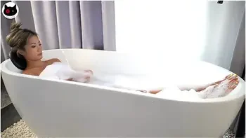 Lonelymeow Mia In Kiss Kiss Full Movie