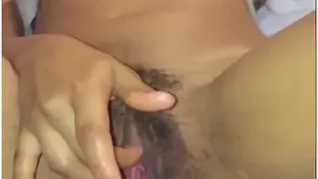 Black Girl Rubs Her Clit Until She Busts