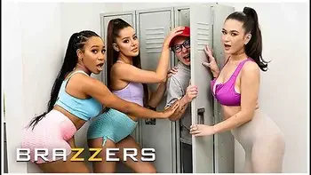 - Goddesses Jenna Foxx & Vanna Bardot Take Turns Exploring Jasmine Wildes Hot Body