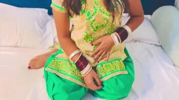 Step Sister Home Alone - Hindi Dirty Talk Blowjob & Tight Pussy Sex - Desi Homemade