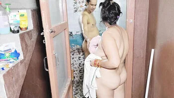 Desi Step Daughter Blowjob and Cumshot with Step Dad in Hindi