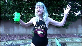 Jamie Foster Wetting In The Wind