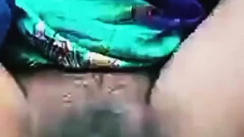 Desi Girlfriend Showing Hot Young Pussy