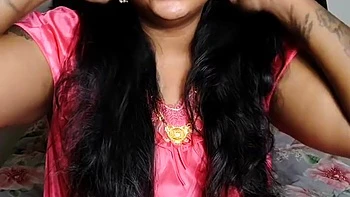 Marumagal Ilaria Seducing Her Mamanar