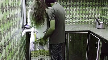 Indian Desi Aunty Kitchen Mai Kam Kr Rahi Thi Pati Ny A K Gand Pakar Li Aur Bohat Chudai Ki Gand Phar D Hindi Audio Xxxxx Sex