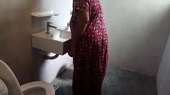 Chubby Aunty Hot Shower Nude Desi BBW Solo Bath