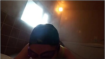 競泳水着姿てソーフフレイローションまみれて騎乗位ｆｕｃｋ