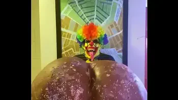 Victoria Cakes give Gibby The Clown a great birthday present