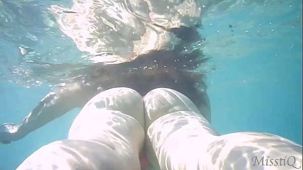 Swimming Voyeur