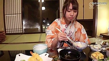 和久井美兎 21 絶対的美少女を一泊貸し切り山奥の温泉宿へ