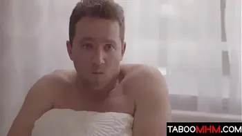 To seduce her stepson, the stepmom joins the dating app