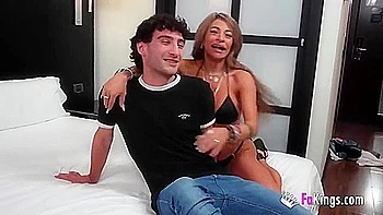 Featuring And Astrids Vicky Brent - Vanesa Colombiana