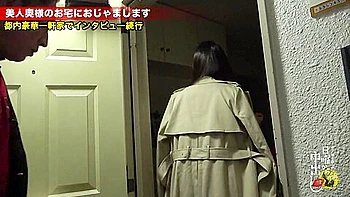 モデルの長瀬あき、水沢りの、橘樹里亜が指を使って巨乳を揺らすJAVムービー