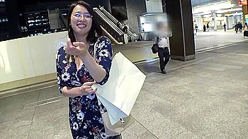 超絶おっぱいの３０歳爆乳素人！圧倒的谷間でチンポを誘惑めちゃくちゃハメる