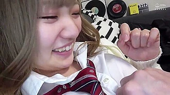 めちゃ可愛い金髪エロギャル女子が中年チンポを咥えてイチャラブセックス