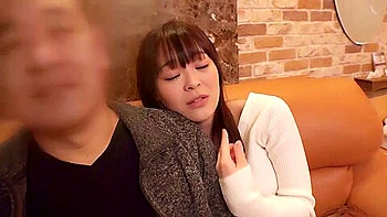 お椀型のFカップ巨乳がエロい美少女と生SEX