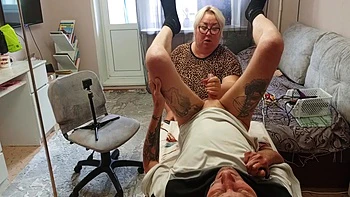 Stepmom Plays With My Dick With Her Hands And Mouth Until I Cum