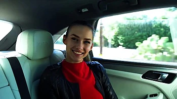 Leila and Jade have a little secret... - Jacquie et Michel TV