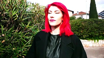 Oney, 23, welcomes us to her home in Aix-en-Provence to try... anal! - Jacquie et Michel TV