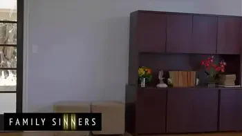 (Chloe Cherry) Helps Her Stepbro (Robby Echo) To Learn To Relax Around Women By Riding His Big Cock - Family Sinners