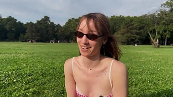 Elea, 27, came for a change of scenery ... - Jacquie et Michel TV