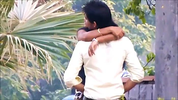 Indian Couple Love In Public - Indian Hidden Cams