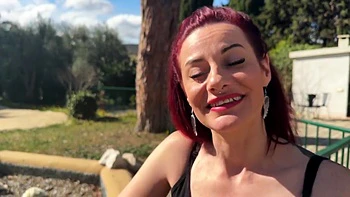 Olivia, 23, warms the atmosphere! - Jacquie et Michel TV