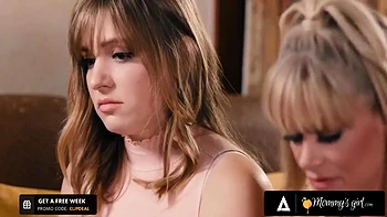 Captivating Emma Hix And Riley Anne - 69 Action - Stepmommys Girl