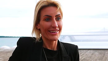 Jessie, 35, farmer in Dole (39)! - Jacquie et Michel TV