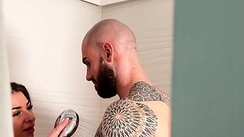 Marie accepts the invitation of a sulphurous couple!! - Jacquie et Michel TV