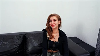 Kayden prepares Ava - Jacquie et Michel TV