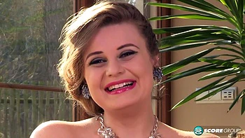 Beautiful Bust Creamer - Larissa Linn - Scoreland