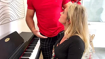 The Sicario gets out of trouble - Jacquie et Michel TV