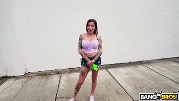 Wild Girl Twerks For a Ride