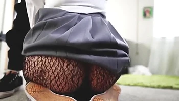 kawai se donne a un mec en levrette