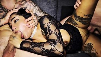 Gangbang Without Mercy! Yasmina Khan Dares To Play With 4 Cocks At Once!