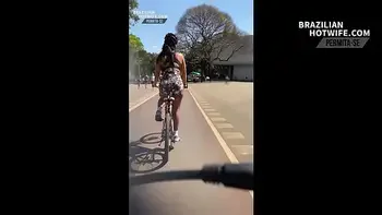 DANDO UMA VOLTA DE BICICLETA PARQUE IBIRAPUERA COM SHORT TODO SOCADO