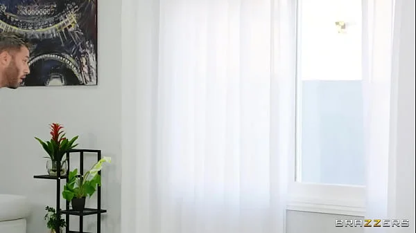 Sneaking Up On The Peeper  / Brazzers full at http://zzfull.com/peep