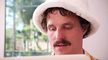 Before Robby Does A Painting Of Her Sucks His Fat Cock - Chloe Surreal