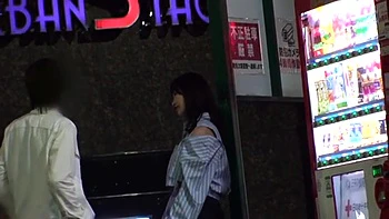 巨乳美女と交渉成立！ハメ撮りパイ舐めでパイパン濡れる秘密の生挿入